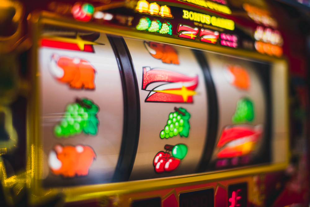 Interesting and Useful Facts and Tips You Should Know About Slot Machines