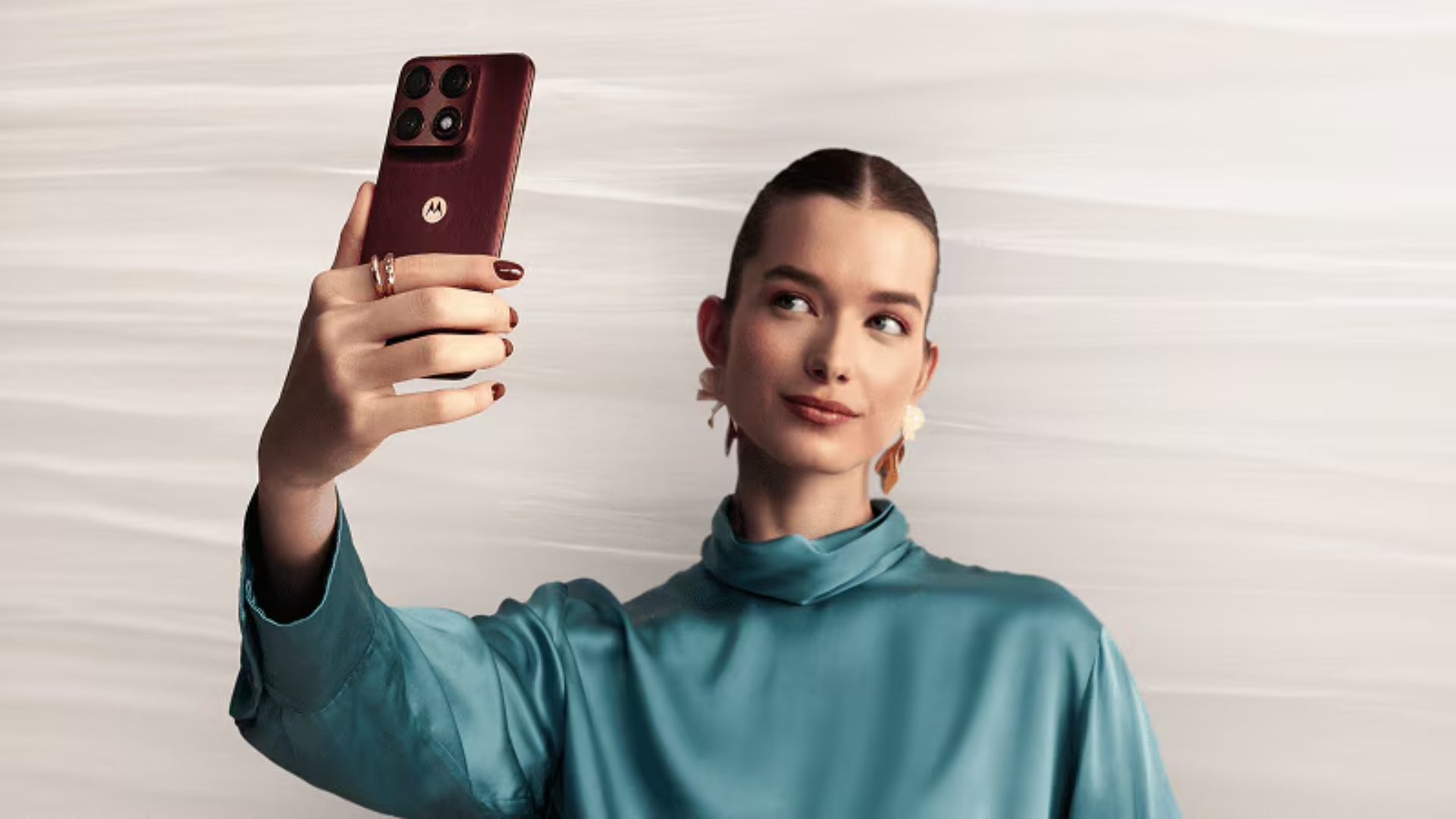 Motorola Edge 70 Pro debuts globally with 50MP 3.5x periscope upgrade